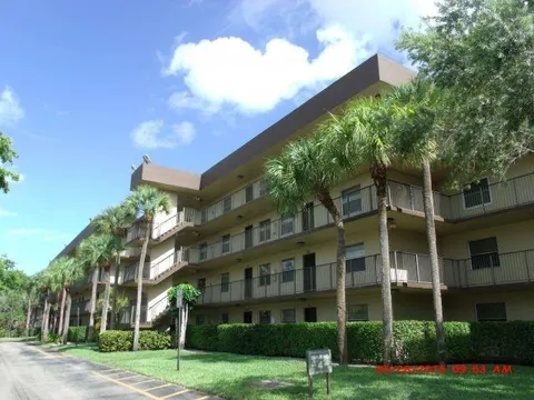 3121 NW 47th Ter Unit 116, Lauderdale Lakes, FL MLS: F10492668