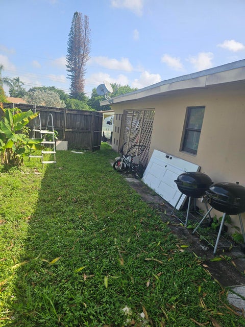 Tiny photo for 6134 HOGAN CREEK Road, Margate, FL 33063 (MLS # B26065033)