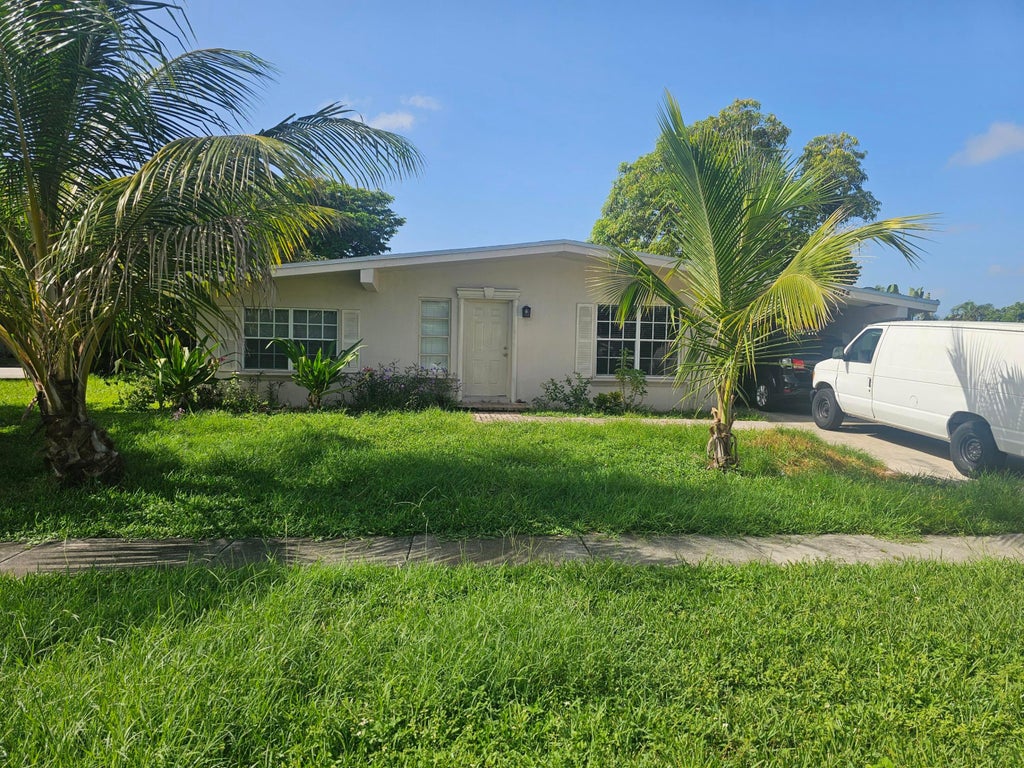 Photo of 6134 HOGAN CREEK Road, Margate, FL 33063 (MLS # B26065033)