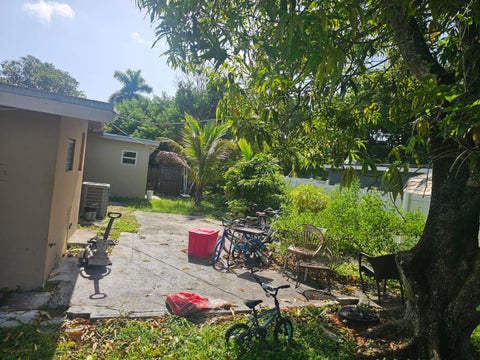 Tiny photo for 6134 HOGAN CREEK Road, Margate, FL 33063 (MLS # B26065033)