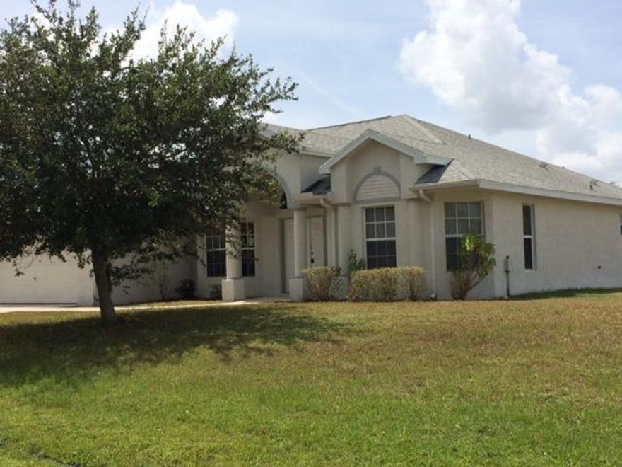 MULTI OFFERS RCVD, H/B OFFERS DUE BY 1PM ON 11/21. WALKING DISTANCE TO PARK. LARGE LIVING RM AND FORMAL DINING AREA, SLIDERS OUT TO BIG SCREENED PATIO.  LAUNDRY ROOM & PANTRY.  SPLIT BEDRMS, NICE HALL BATH.  MASTER HAS GORGEOUS BAY WINDOWS, HUGE EN SUITE BATH WITH HIS/HER VANITIES, BIG GLASS/TILE SHOWER, SOAKER TUB, HIS/HER WALK-IN CLOSETS. HURRICANE SHUTTERS & ALL HVAC EQUIPMENT PRESENT AT TIME OF LISTING. PROPERTY SOLD AS-IS, ALL ROOM SIZES ARE APRX. Employees and family members residing with employees of JPMorgan Chase Bank, N.A, its affiliates or subsidiaries are strictly prohibited from directly or indirectly purchasing any property owned by JPMorgan Chase Bank, N.A.