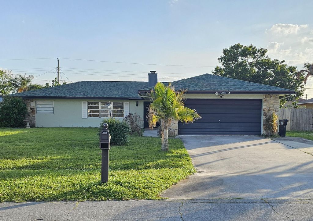 Photo of 424 SE Skipper Lane, Port Saint Lucie, FL 34983 (MLS # B26023070)