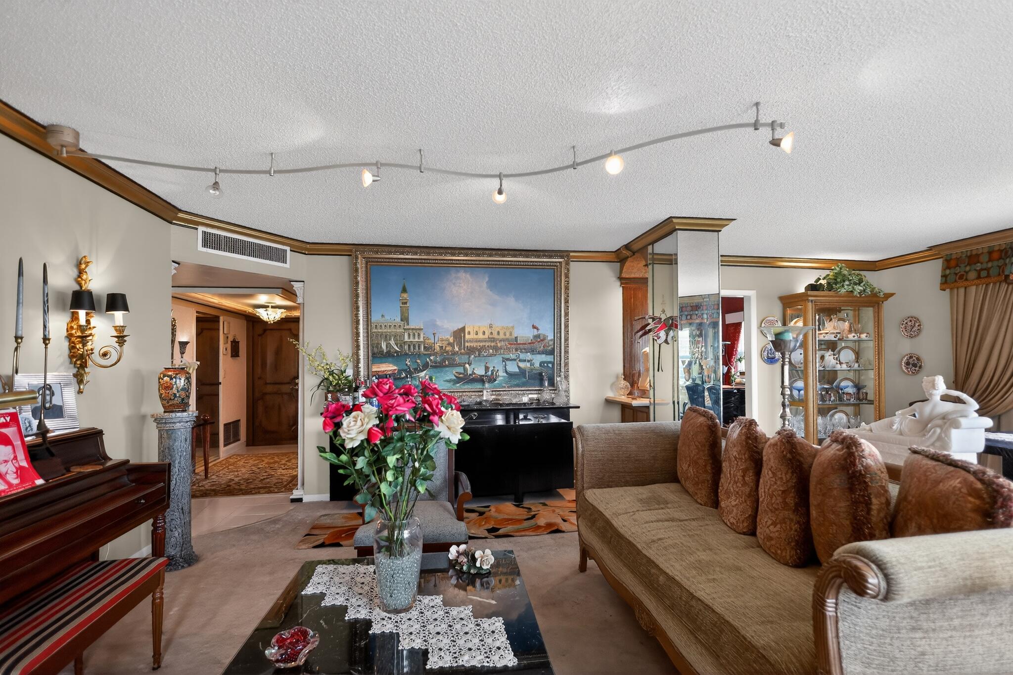 SOUTHPOINT CONDO - Residential