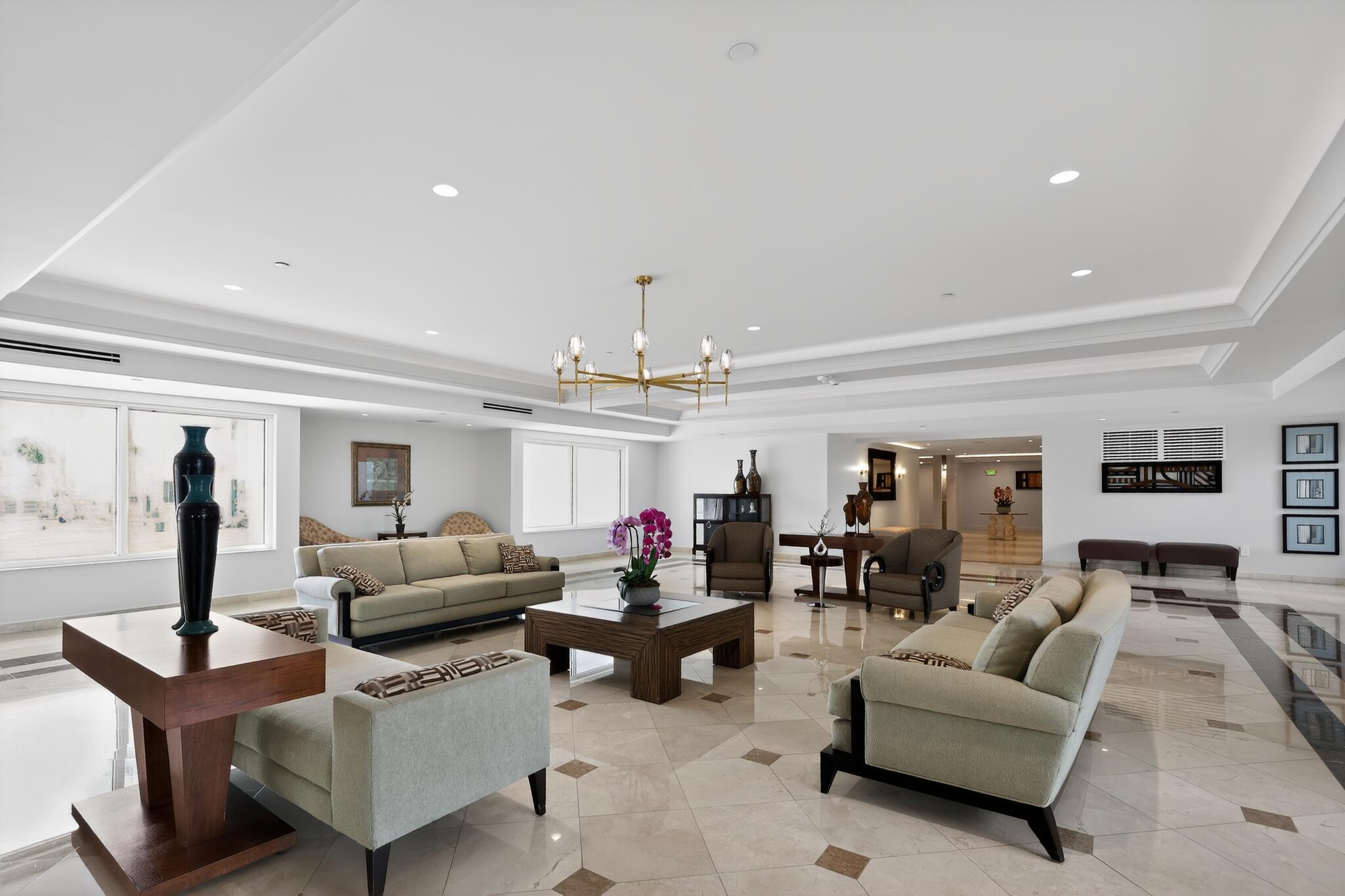 SOUTHPOINT CONDO - Residential