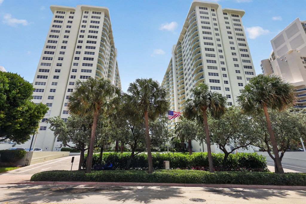 Photo of 3400 Galt Ocean Drive #409s, Fort Lauderdale, FL 33308 (MLS # B26032241)