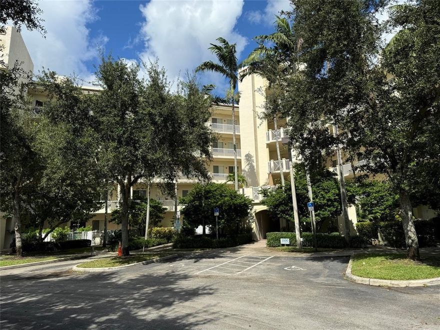 Updated bright and clean unit in the heart of Pompano. Long or short term lease, minimum 6 months. Second floor unit, furnished. 2/2 , full washer and dryer inside the unit with a pool view from the screened patio. Beautiful open floor plan. Kitchen has granite and stainless steel appliances, just pack your bags and move in. Close to the beach and major highways.