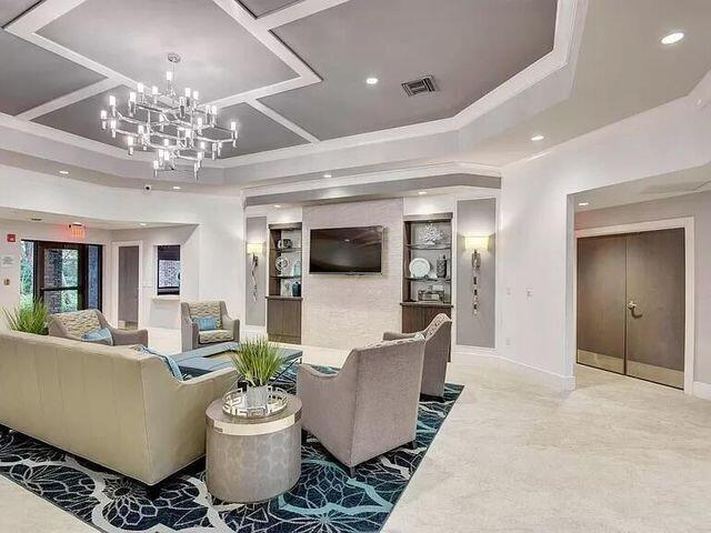 WOODFIELD HUNT CLUB - Residential