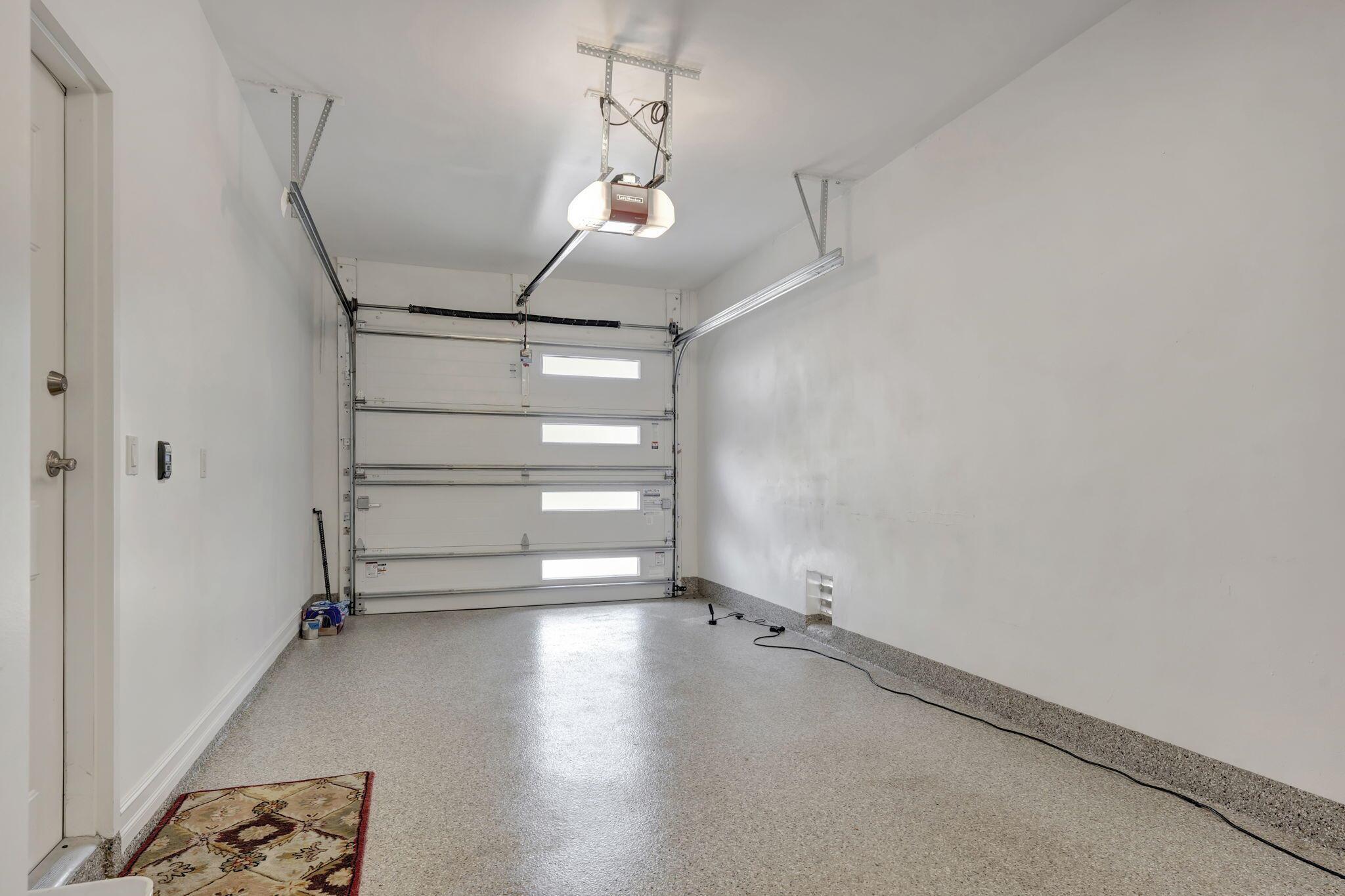 WOODFIELD HUNT CLUB - Residential