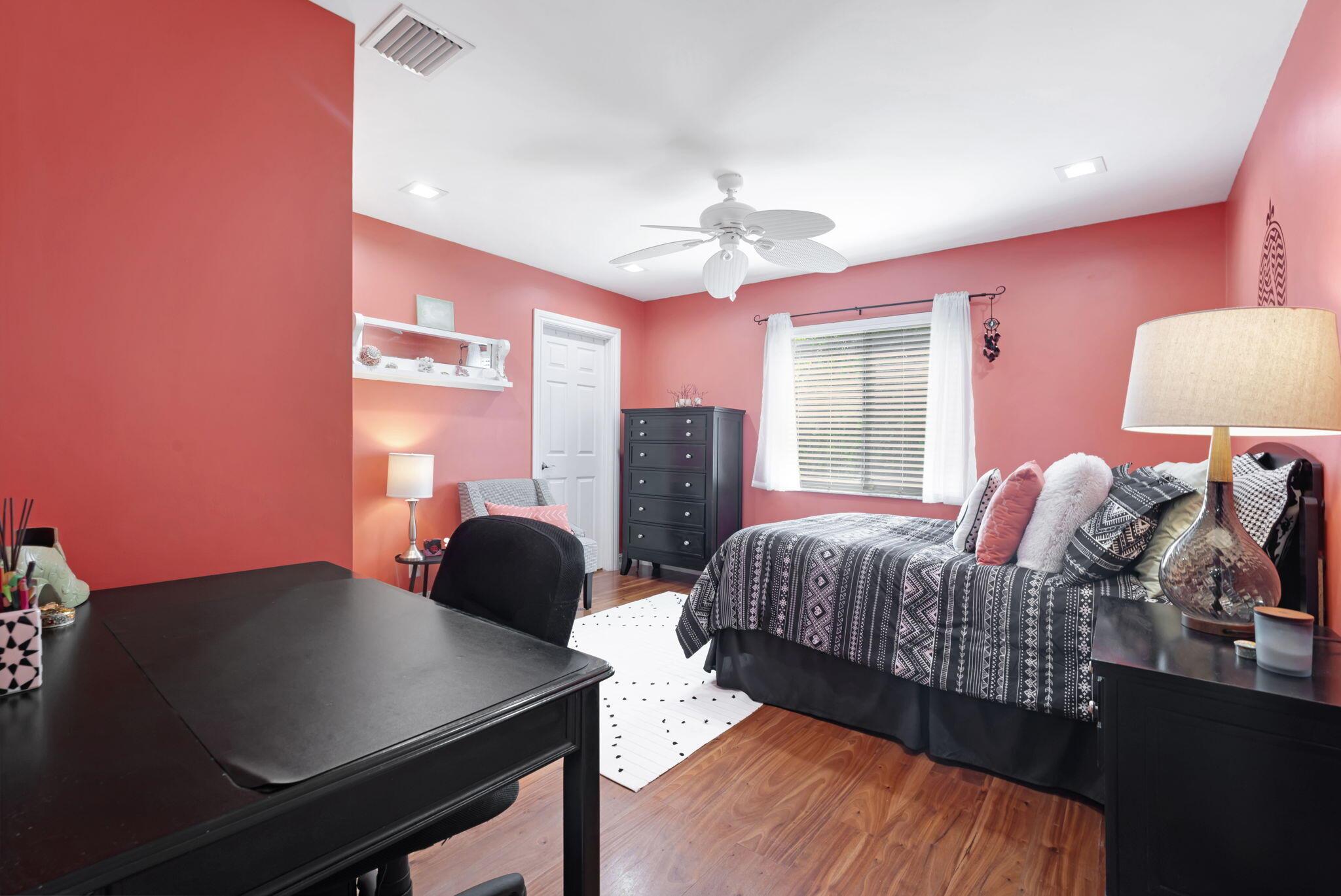 WOODFIELD HUNT CLUB - Residential