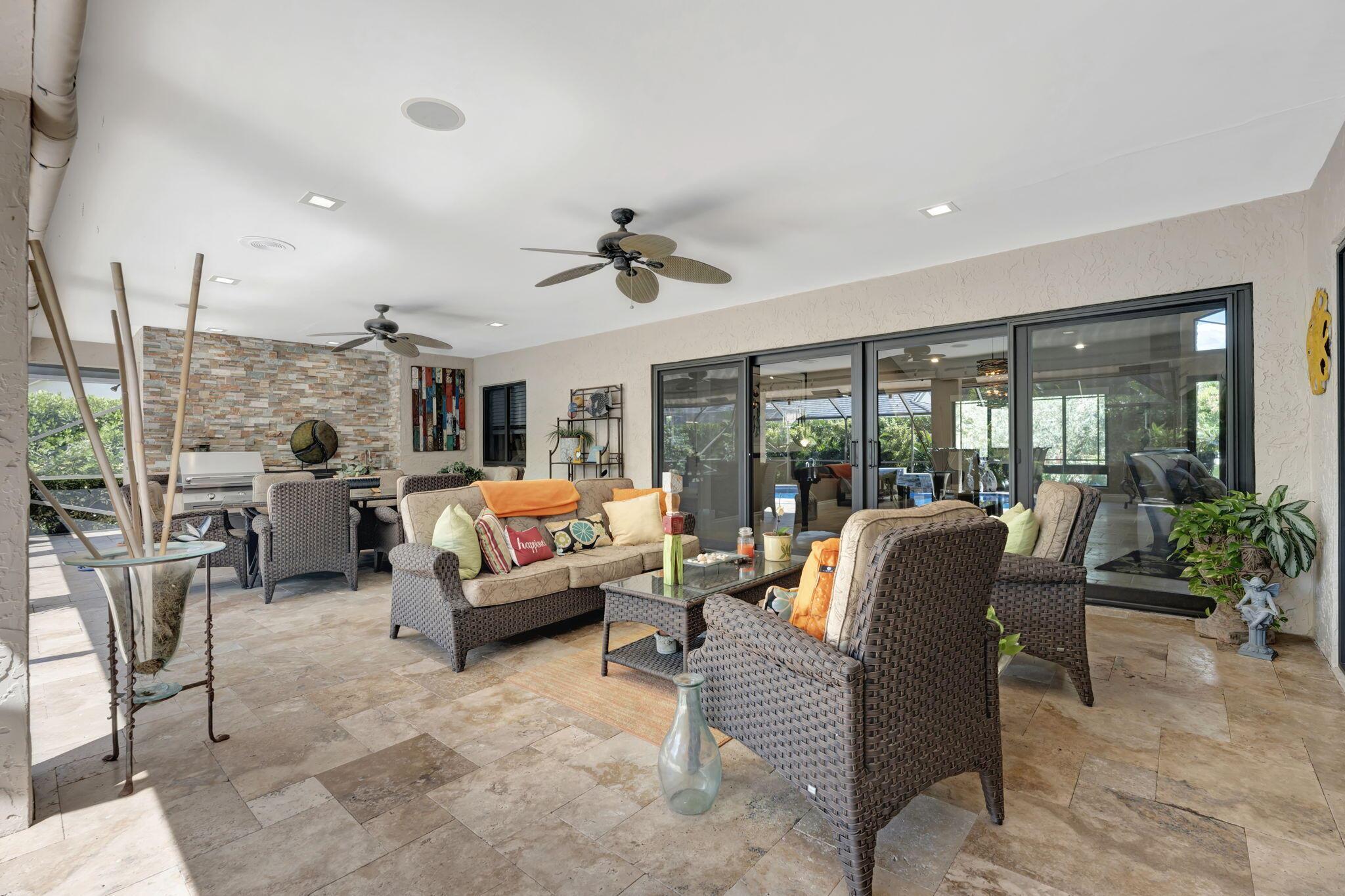 WOODFIELD HUNT CLUB - Residential