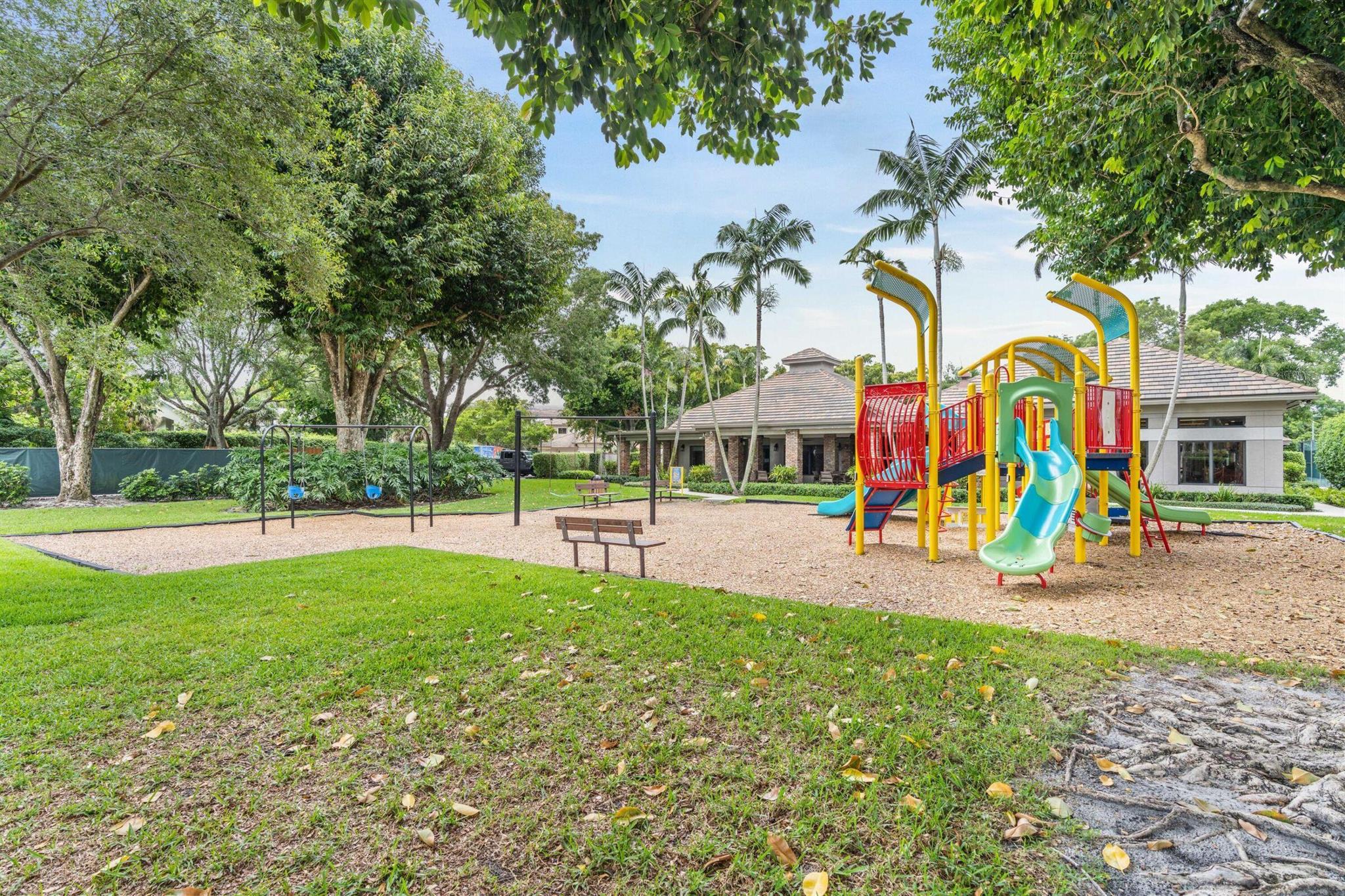 WOODFIELD HUNT CLUB - Residential