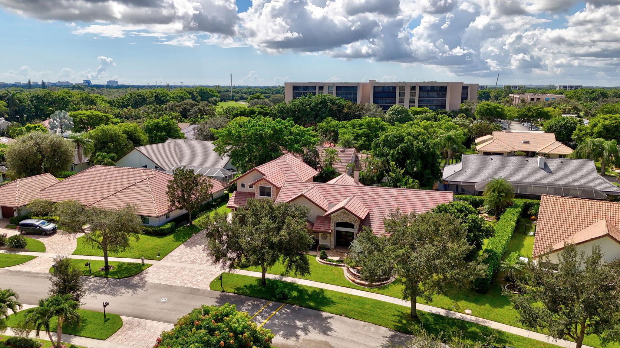 WOODFIELD HUNT CLUB - Residential