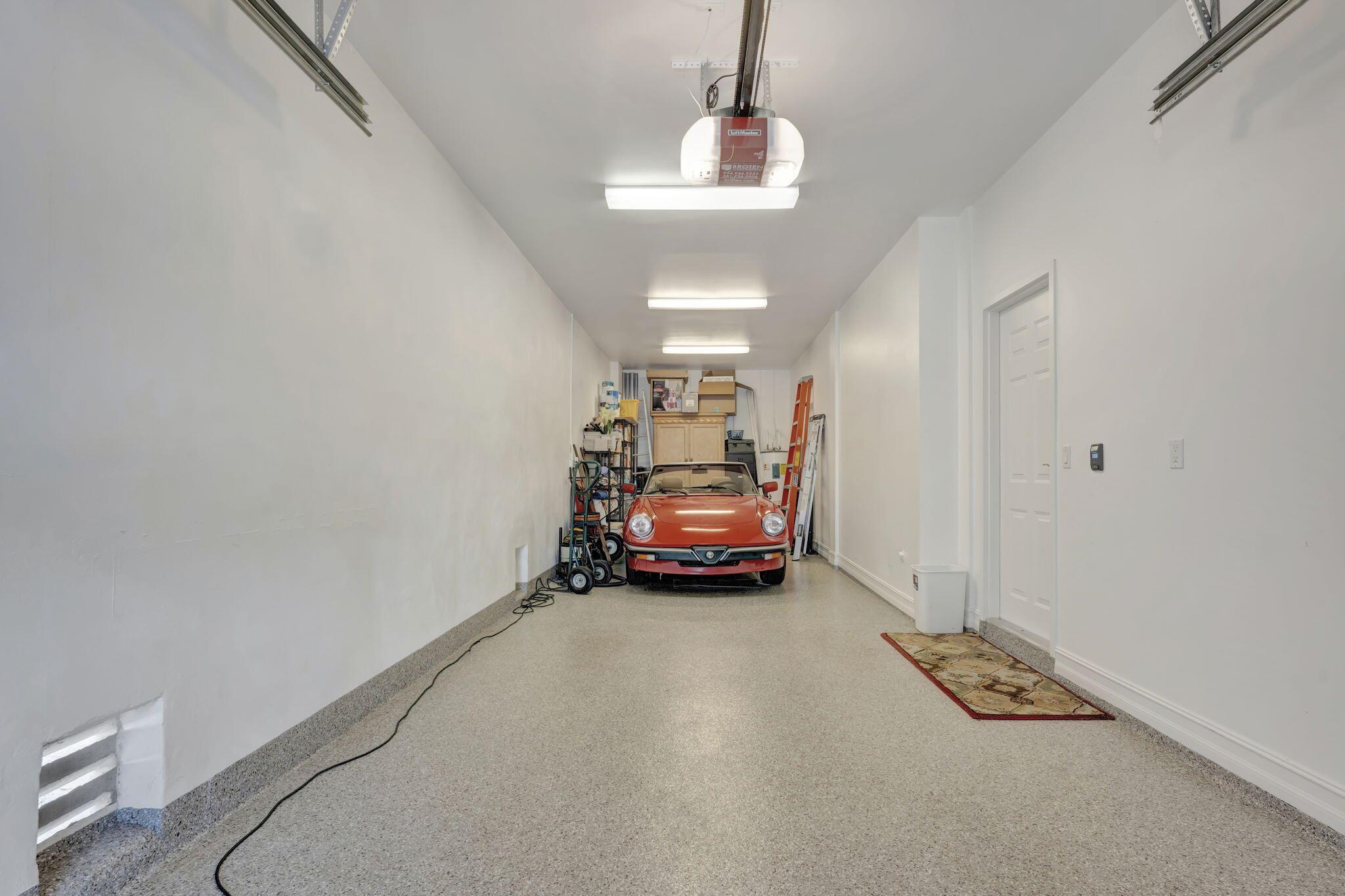 WOODFIELD HUNT CLUB - Residential