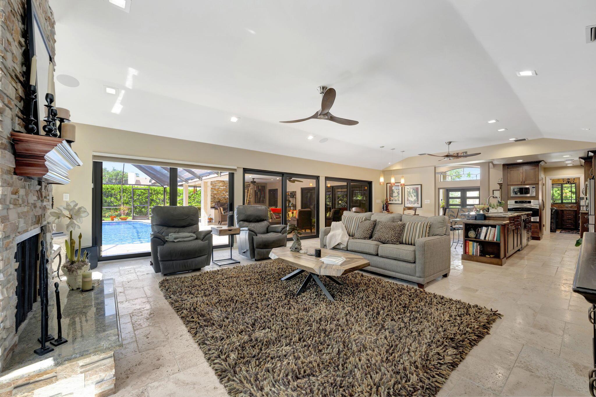 WOODFIELD HUNT CLUB - Residential