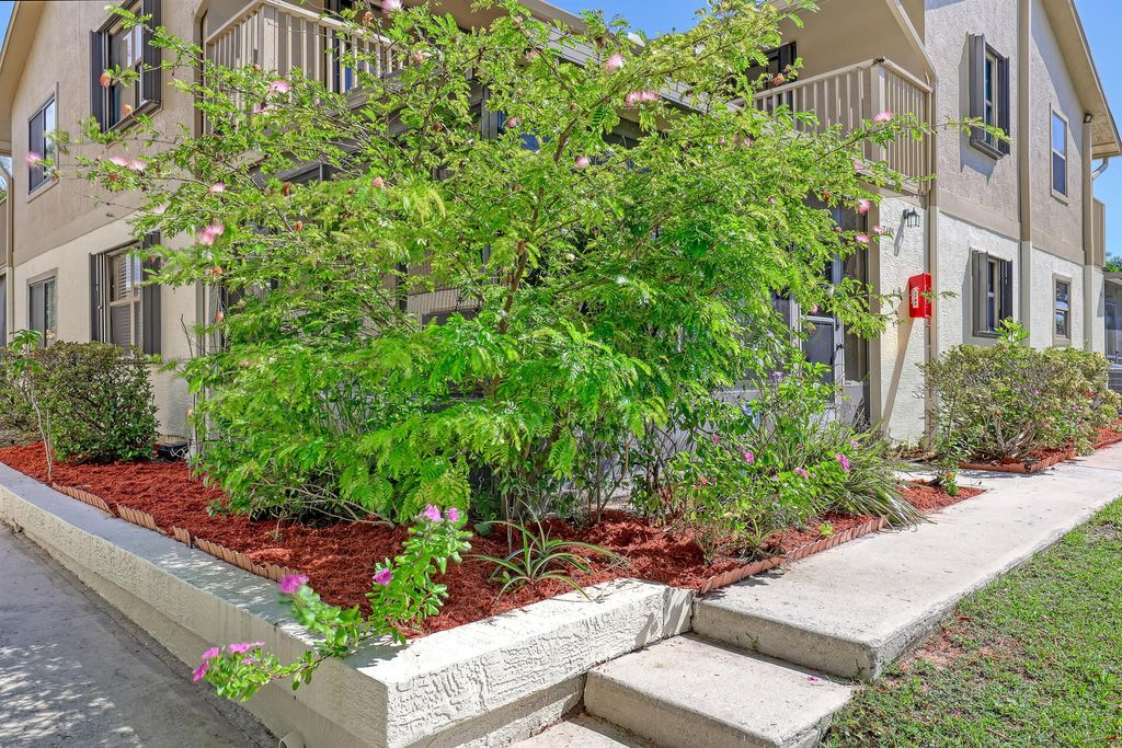 Photo of 7495 SE Jamestown Terrace, Hobe Sound, FL 33455 (MLS # R11116028)