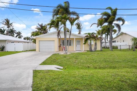 Photo of 1459 SW Seahawk Way, Palm City, FL 34990 (MLS # B26020731)
