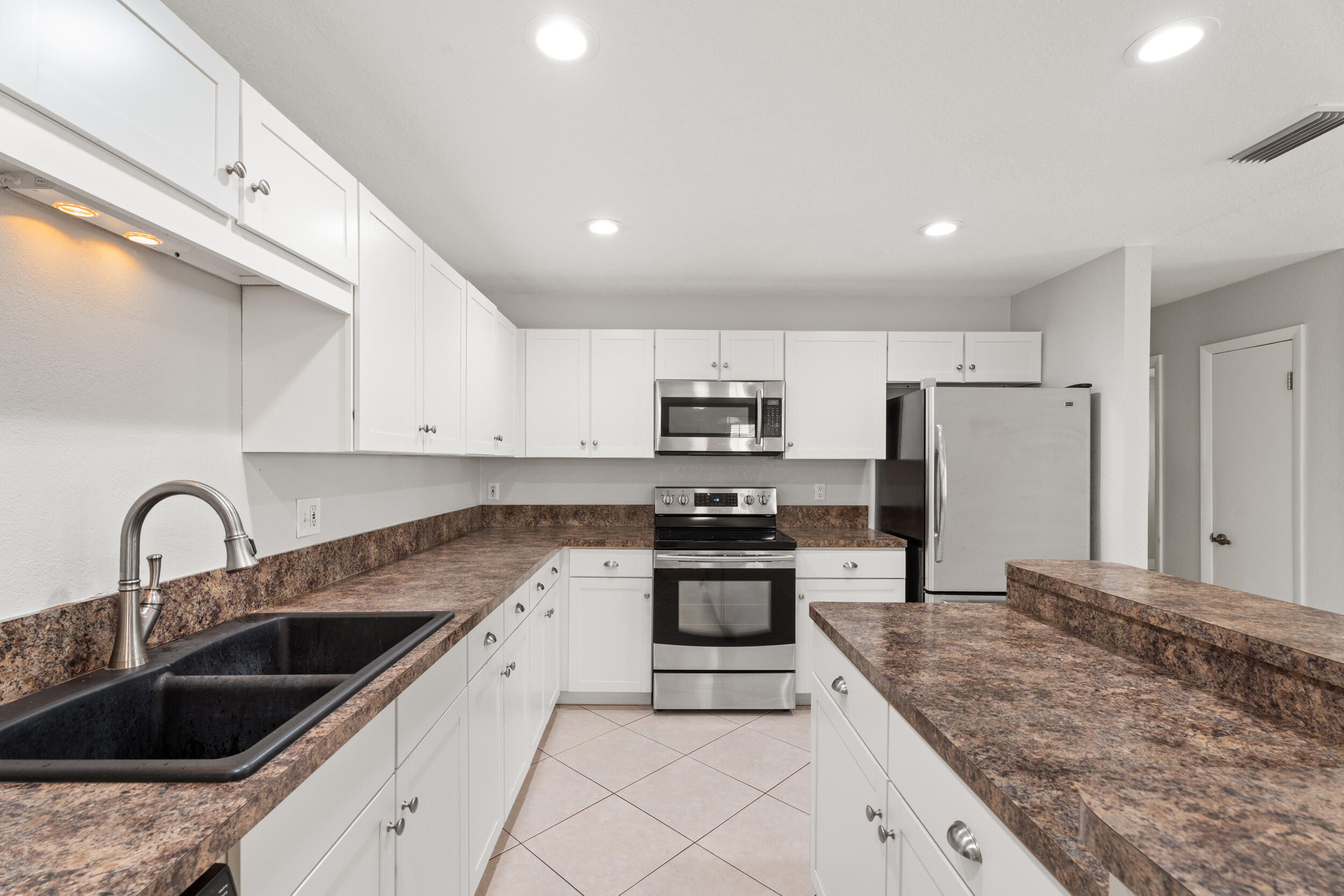 LIGHTHOUSE POINT - Residential