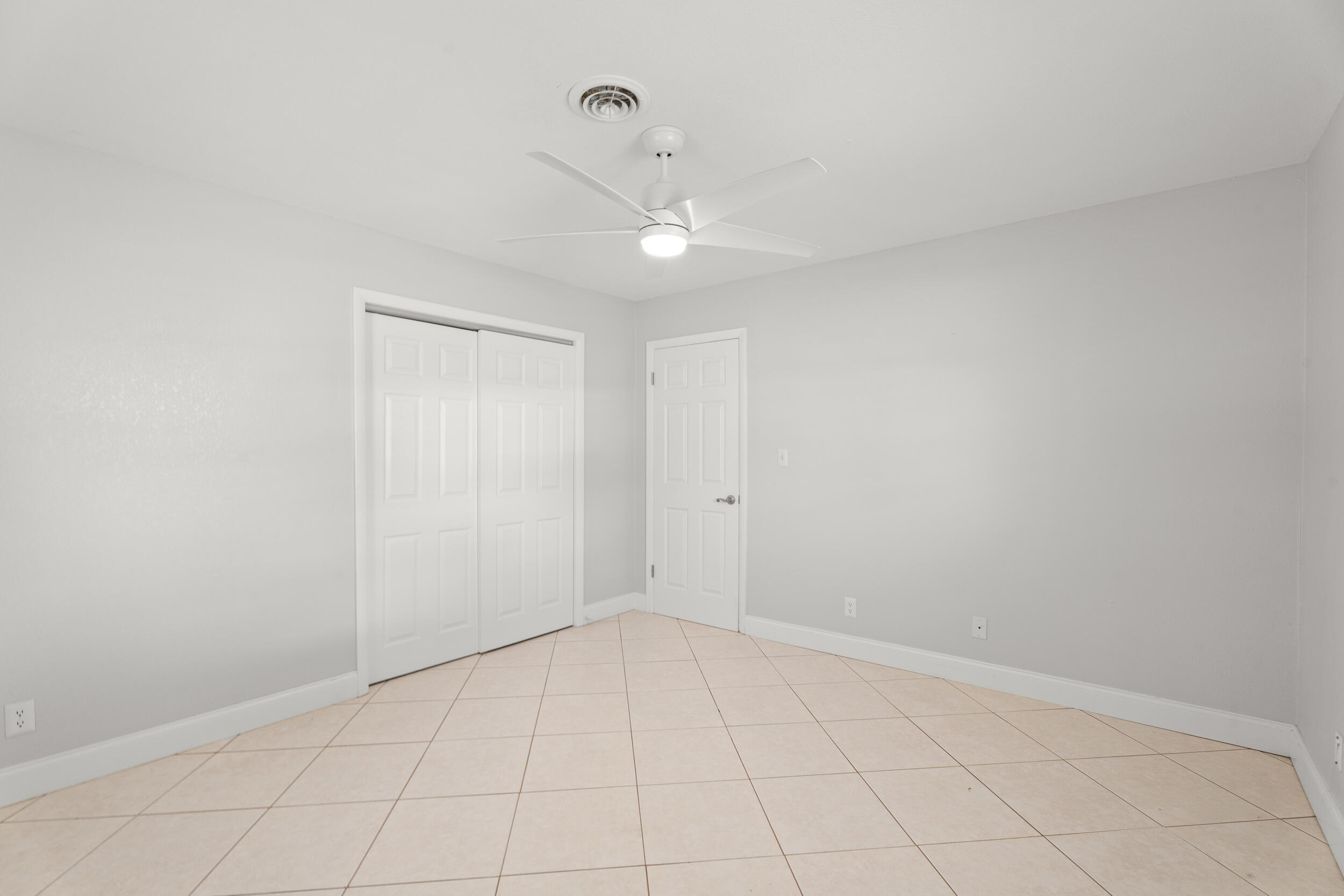 LIGHTHOUSE POINT - Residential