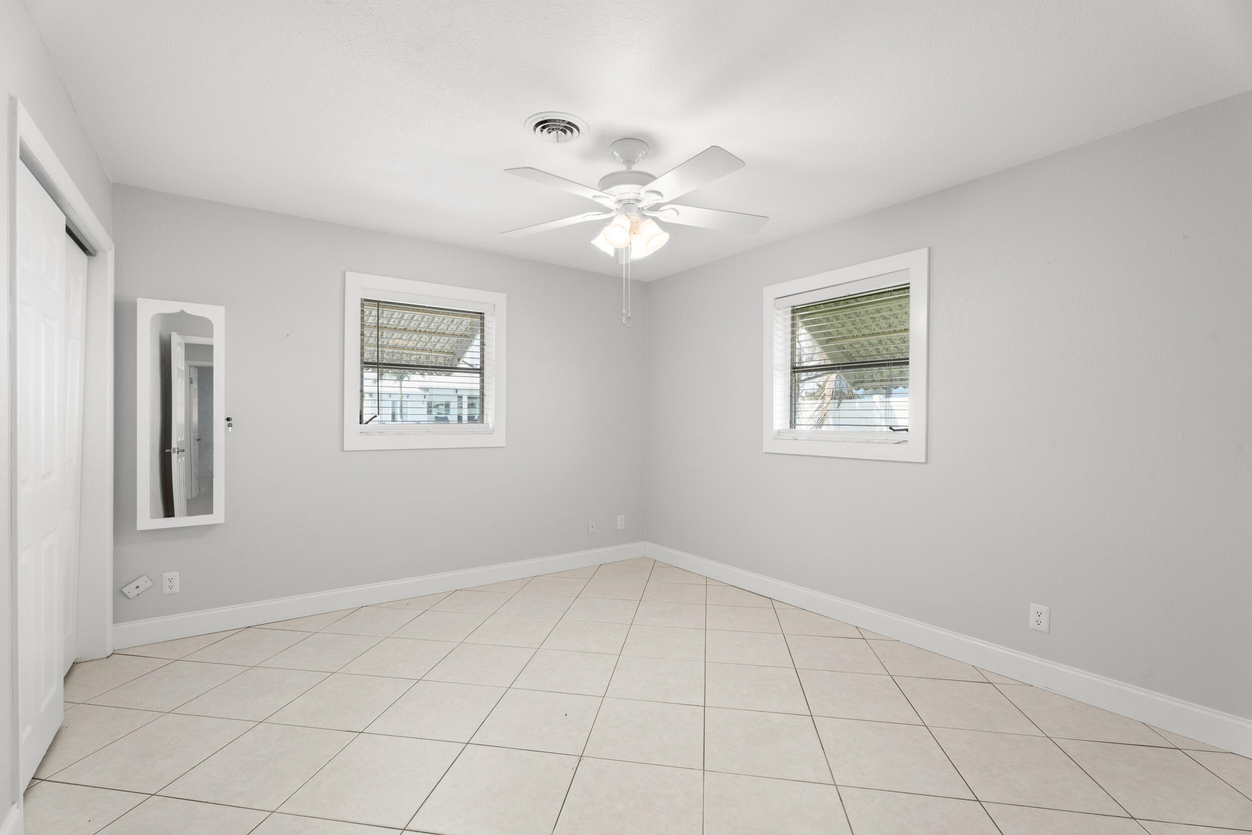 LIGHTHOUSE POINT - Residential