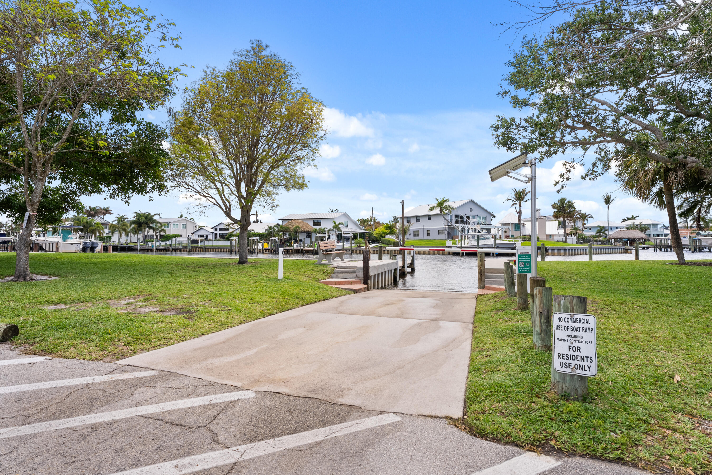 LIGHTHOUSE POINT - Residential