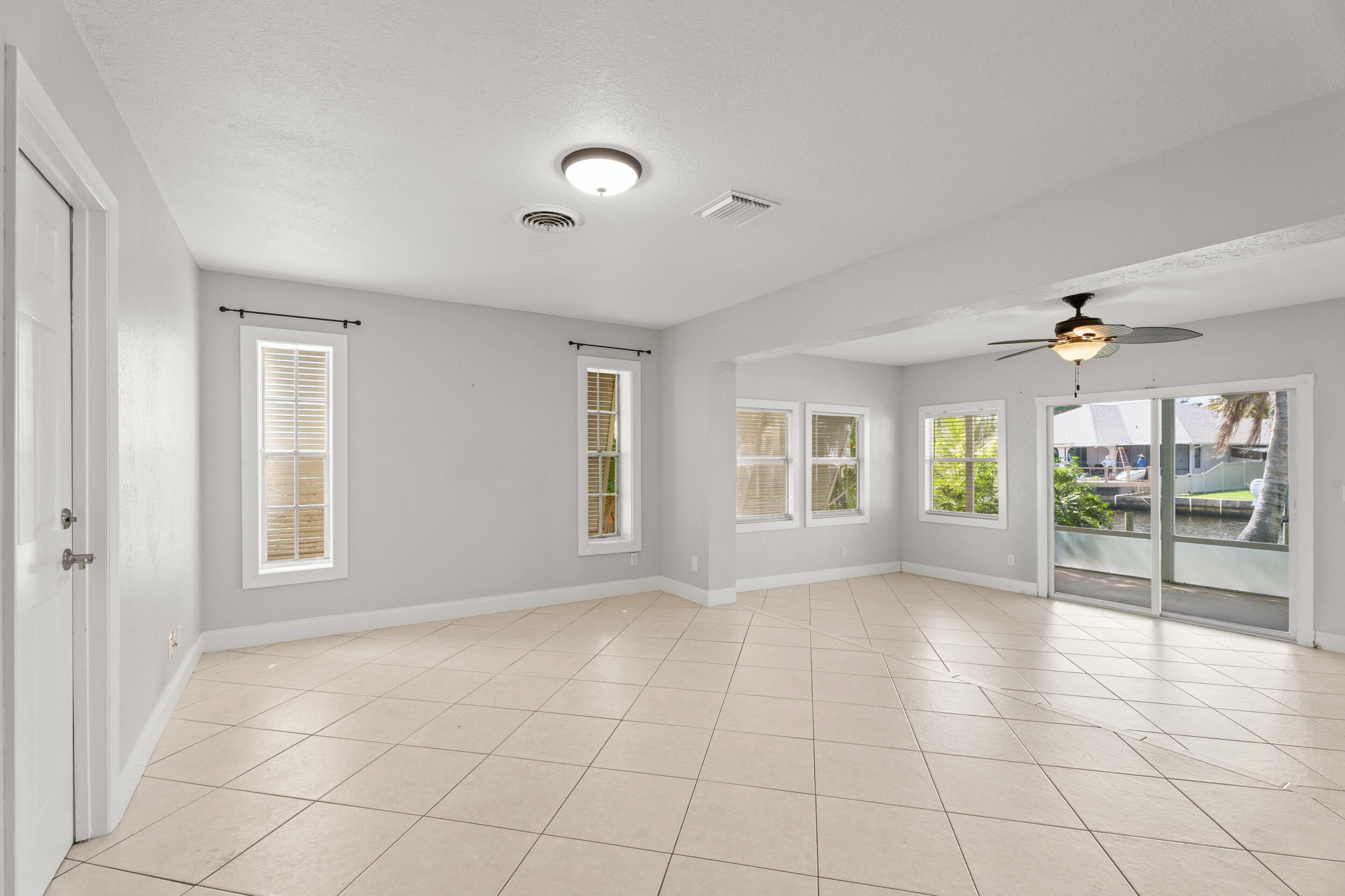 LIGHTHOUSE POINT - Residential