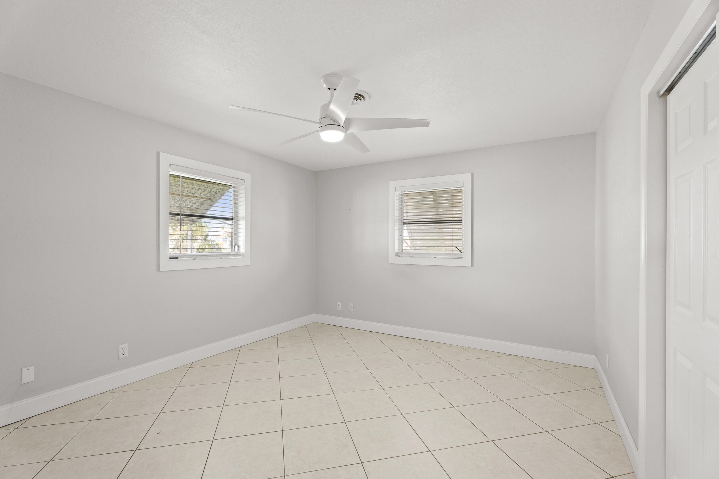 LIGHTHOUSE POINT - Residential