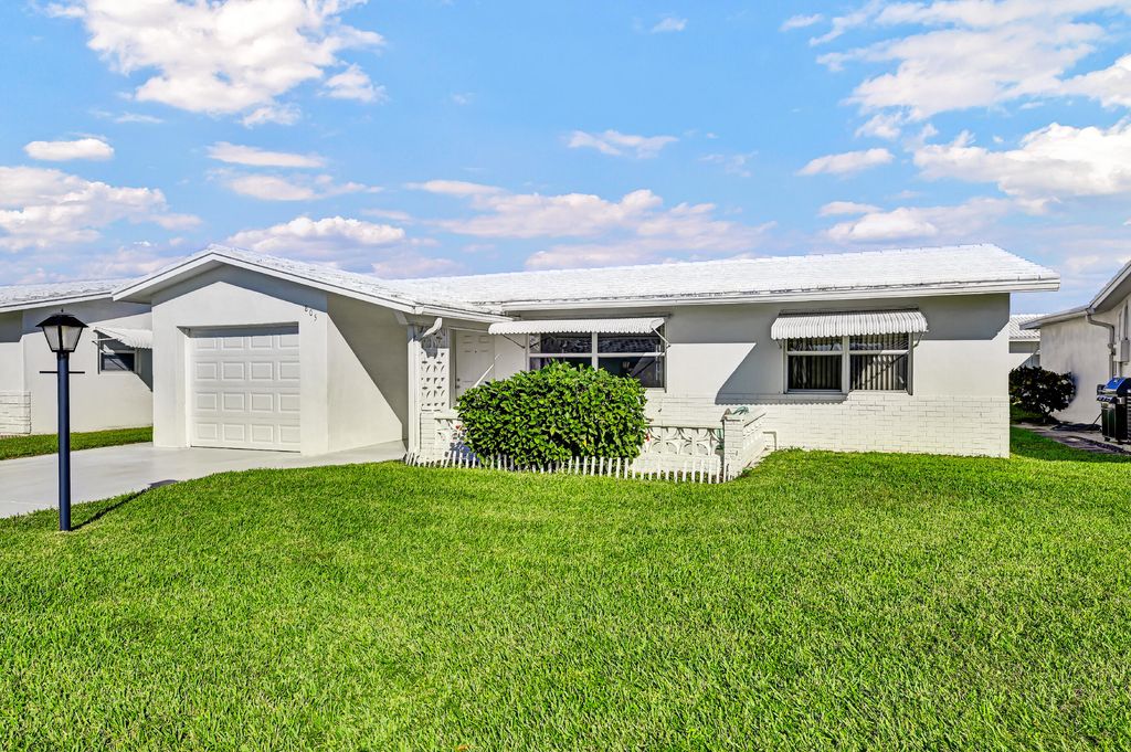 Photo of 805 SW 5th Court, Boynton Beach, FL 33426 (MLS # R10771733)