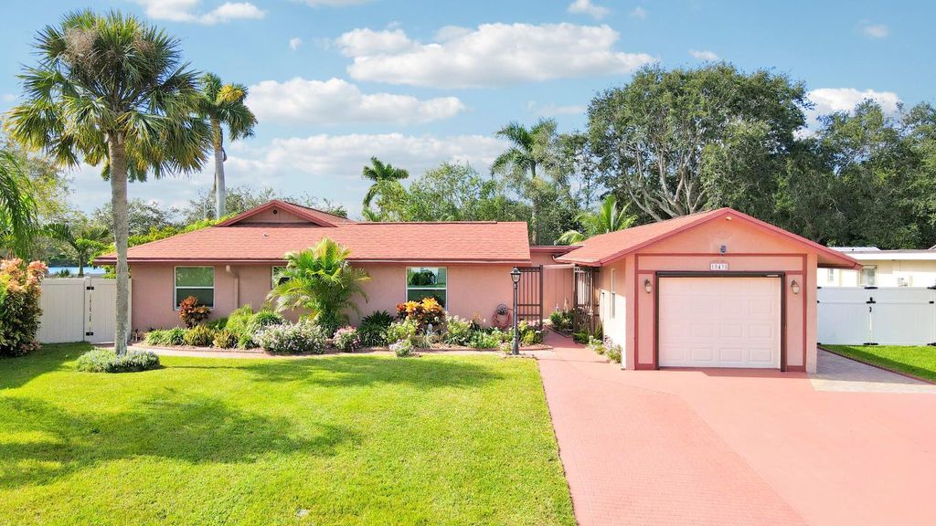 Photo of 10438 Pippin Lane, Royal Palm Beach, FL 33411 (MLS # R11135046)