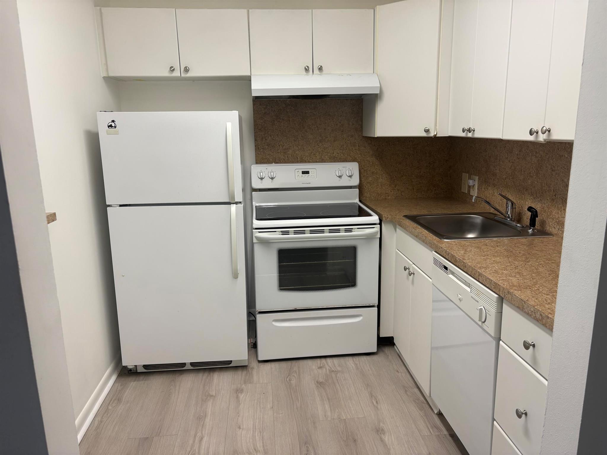 2 ND floor Retire in the sunshine, where every day feels like a vacation! A special condo to live in or as a second home. Recently painted with newer appliances in kitchen. STALL shower has been installed in the main on suite bathroom. Newer carpeting with ceiling fans. Internet, cable, water included in the maintence. Adult actives include galore. Steps to bus, pool and parking