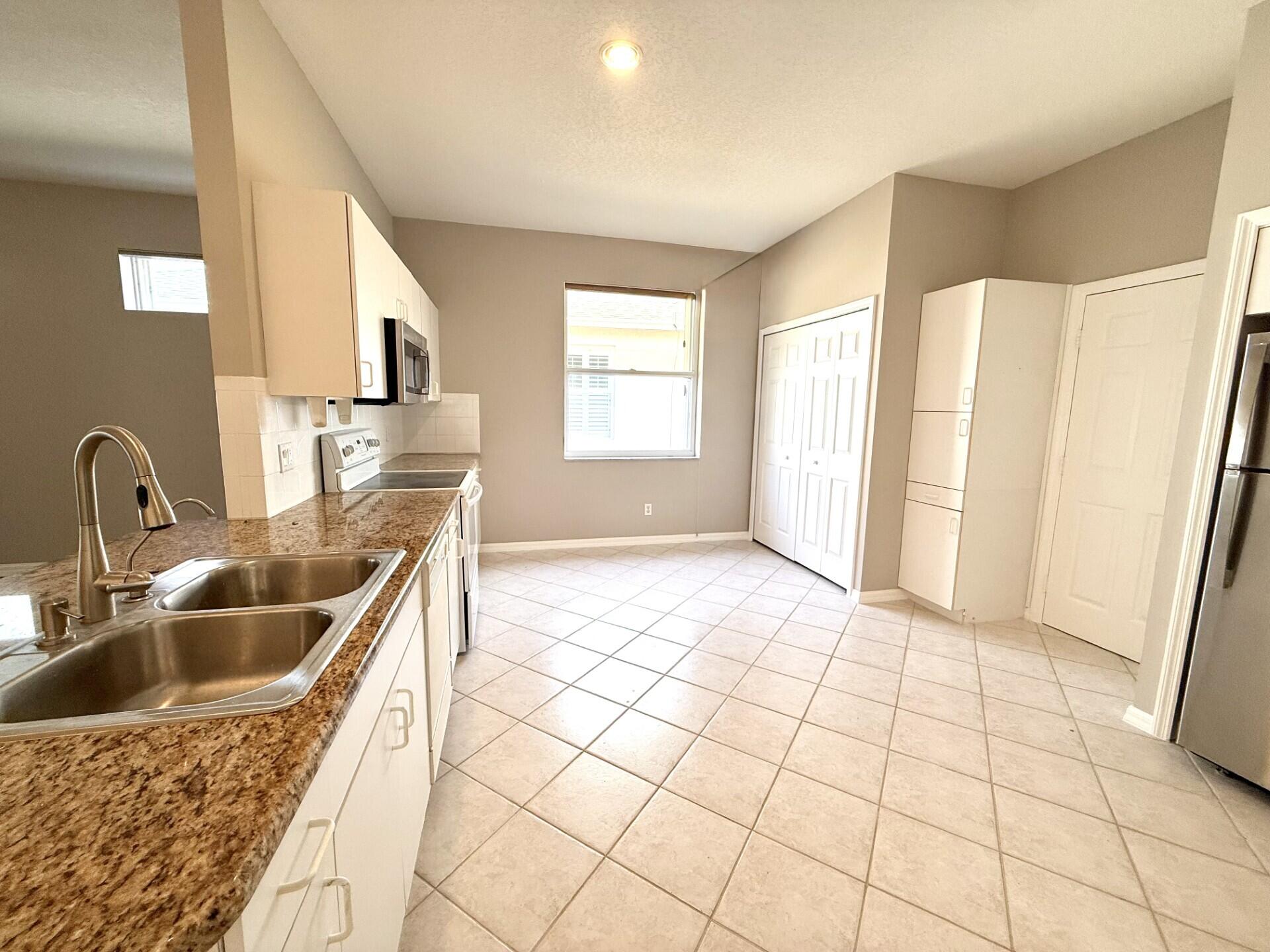 KINGS ISLE - Residential