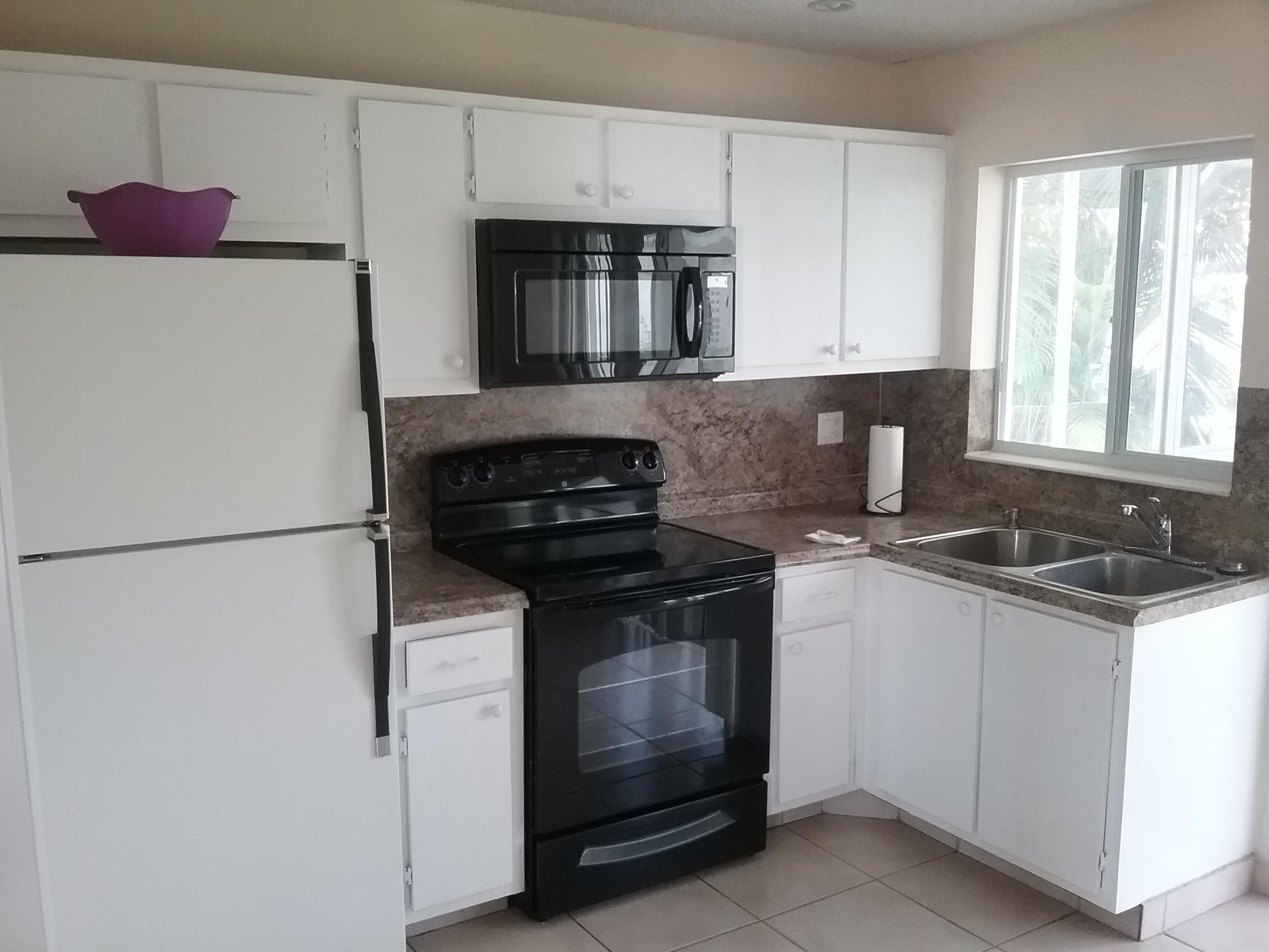 PALM BEACH LEISUREVILLE SEC 9 - Residential Lease