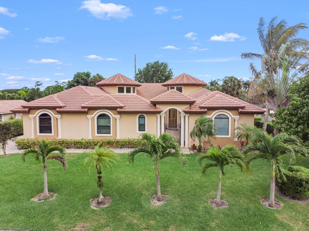 Photo of 4190 Gleneagles Drive, Boynton Beach, FL 33436 (MLS # B26013652)