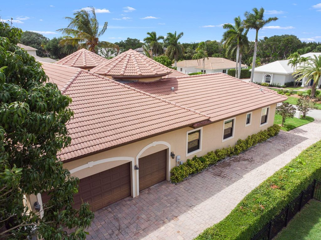 Photo of 4190 Gleneagles Drive, Boynton Beach, FL 33436 (MLS # B26013652)