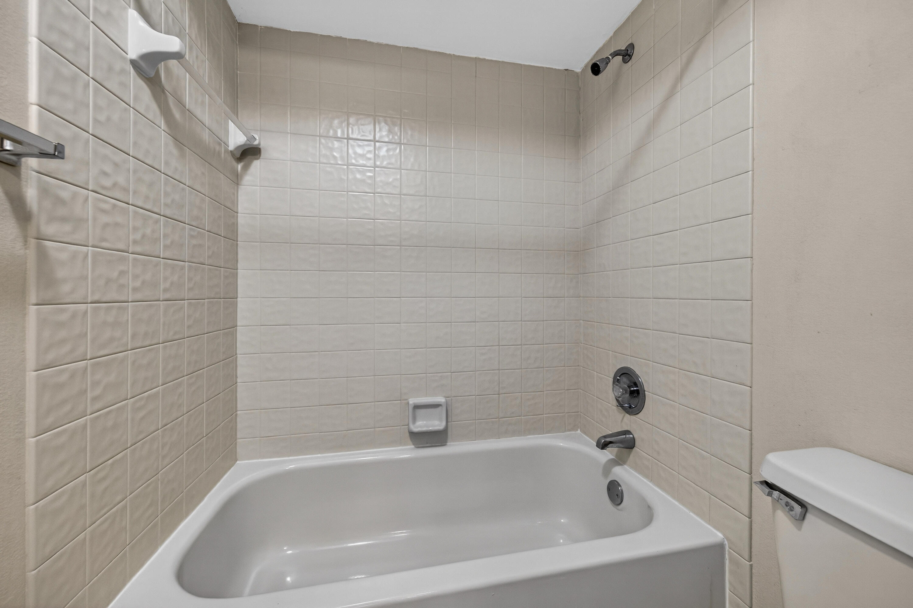 HIDDEN WOODS OF DEER CREEK CONDO - Residential Lease