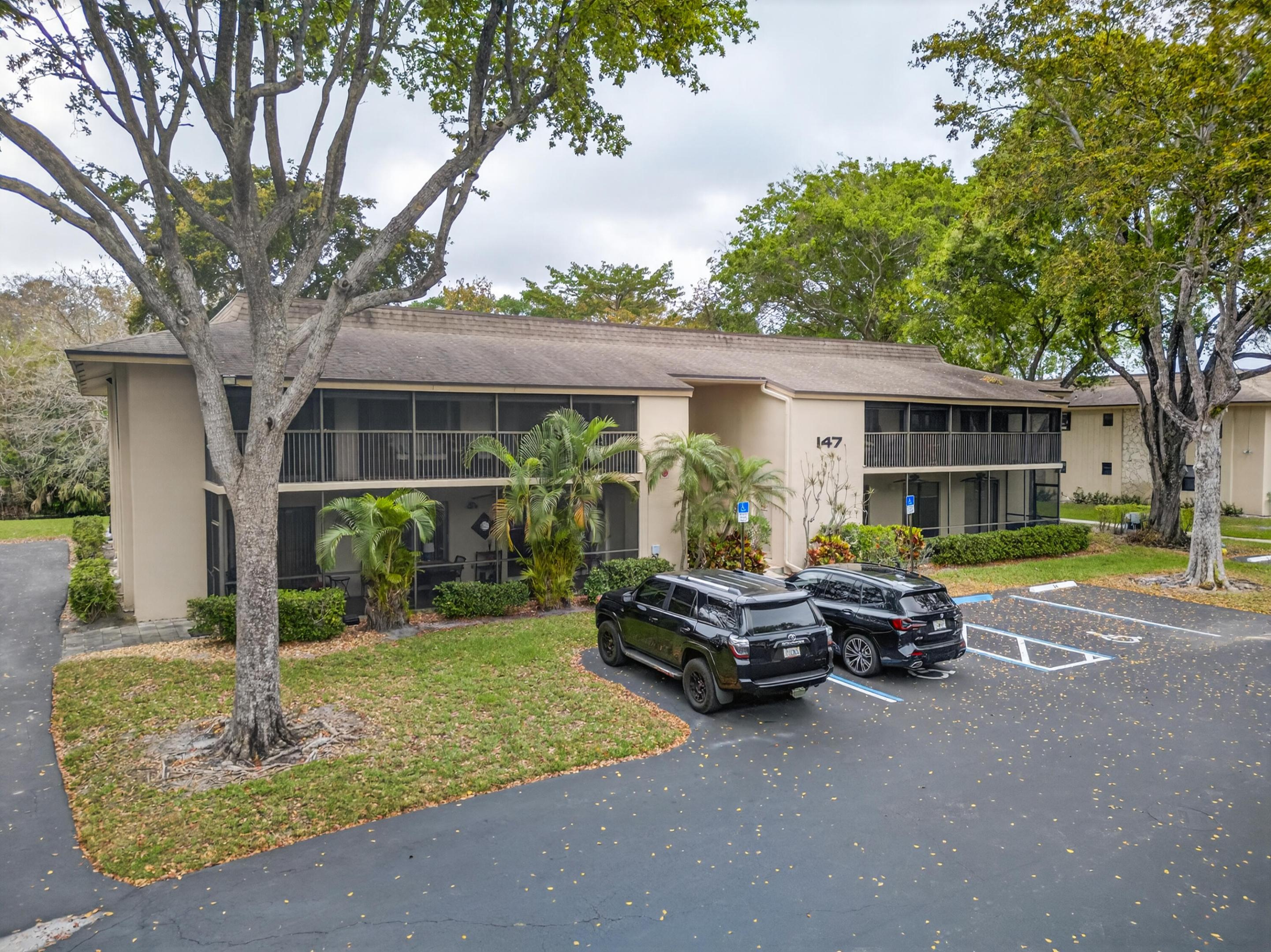 HIDDEN WOODS OF DEER CREEK CONDO - Residential Lease