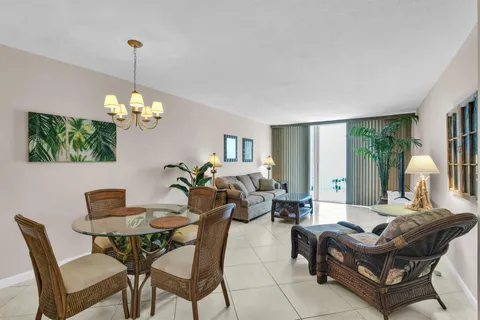 3580 S Ocean Boulevard Unit 6b, South Palm Beach, FL 33480 - MLS#: R11075197