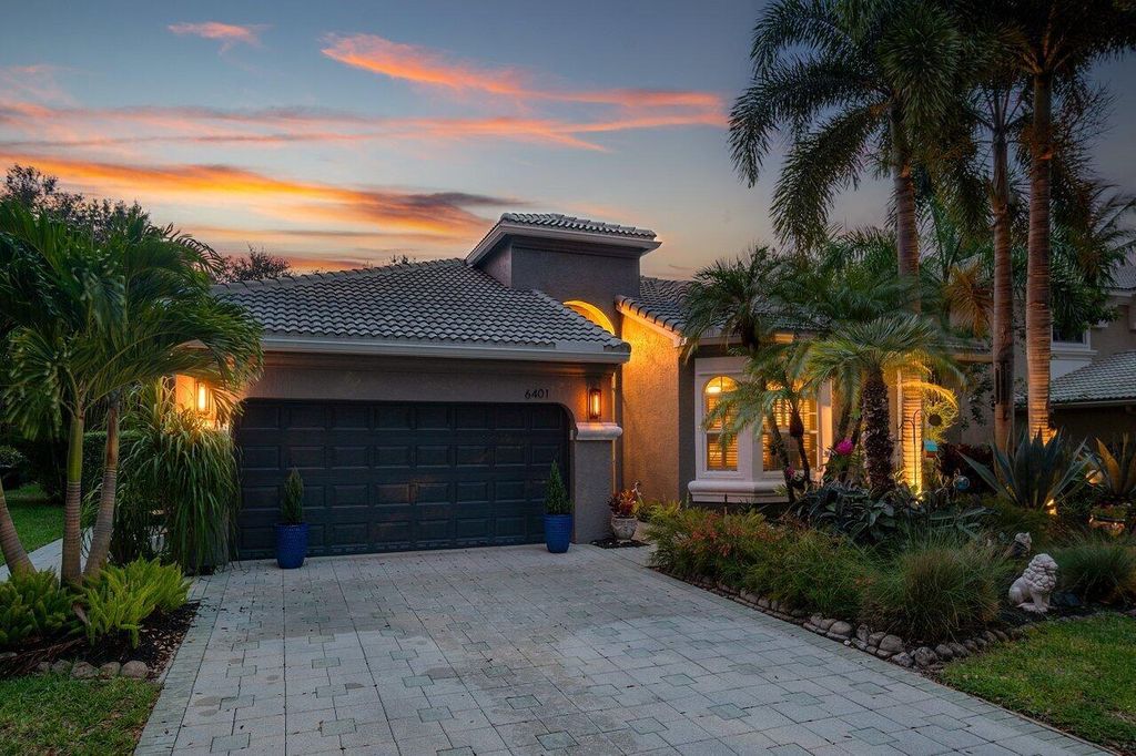 Photo of 6401 Stonehurst Circle, Lake Worth, FL 33467 (MLS # R10898147)