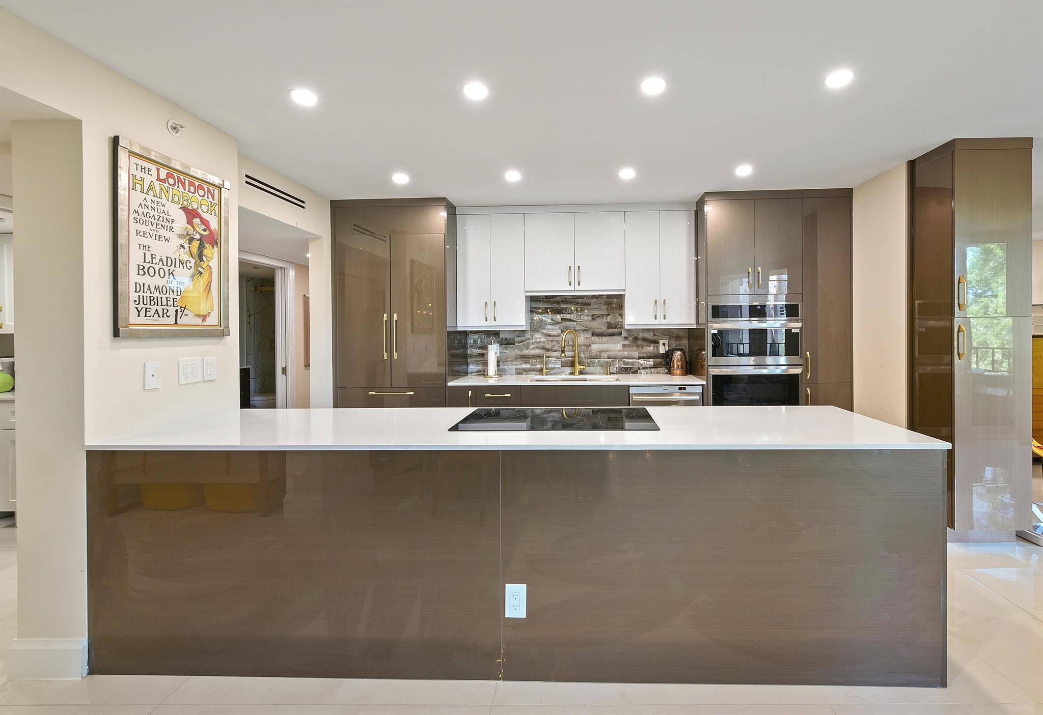 100 SE 5th Avenue 306
