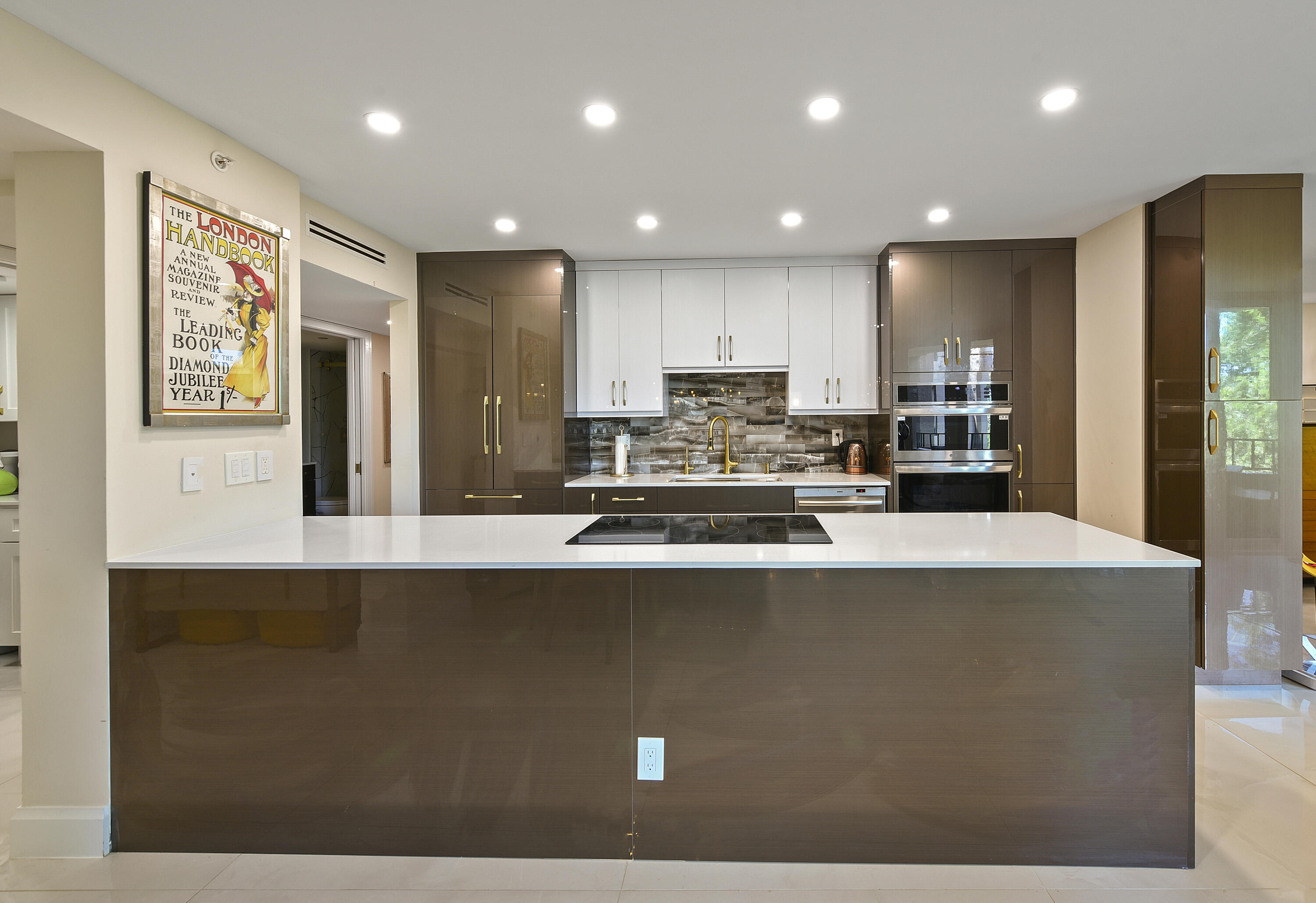 100 SE 5th Avenue 306