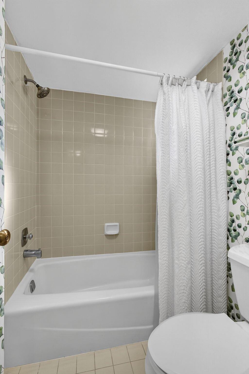 GOLF COTTAGES 2 CONDO - Residential