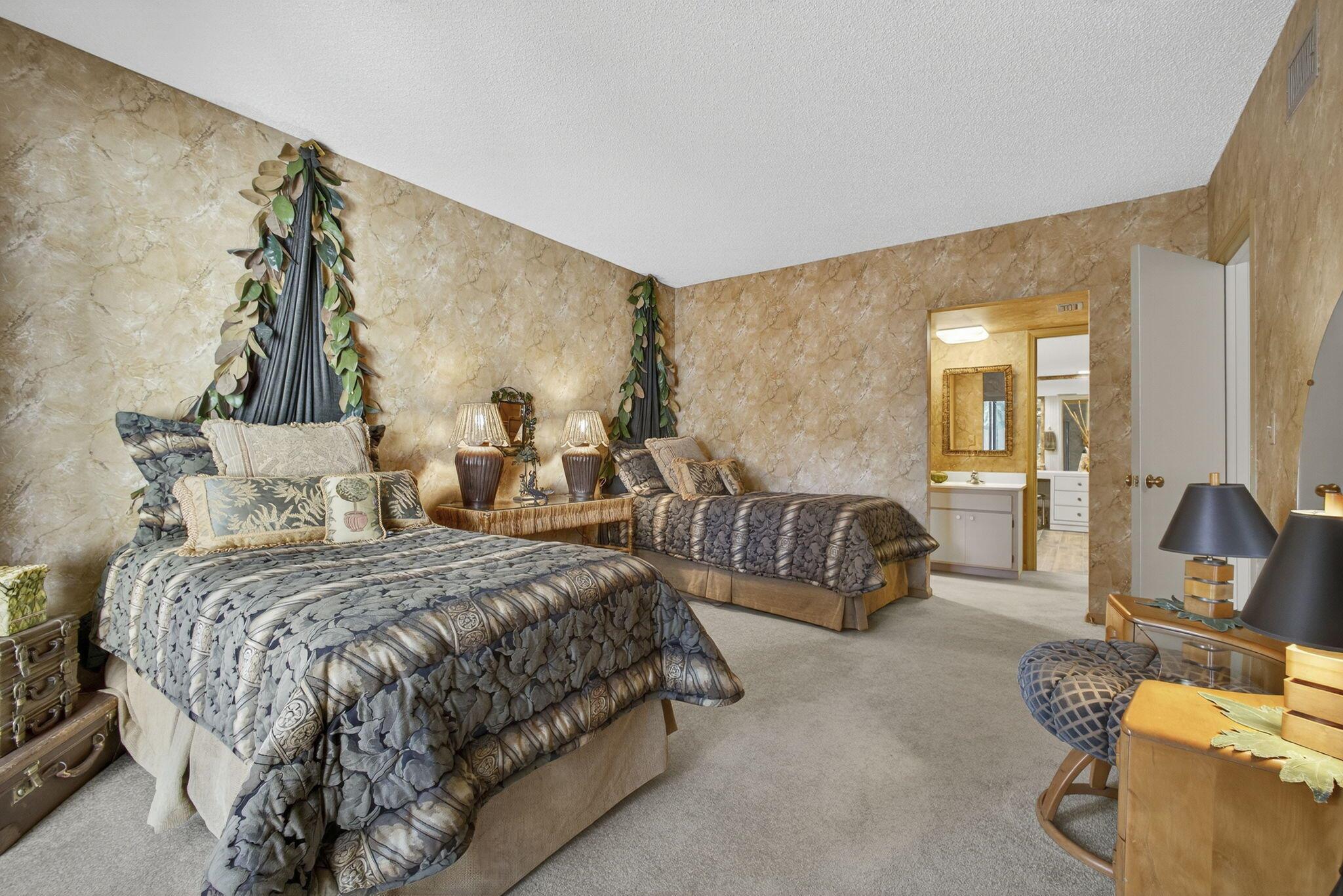 GOLF COTTAGES 2 CONDO - Residential