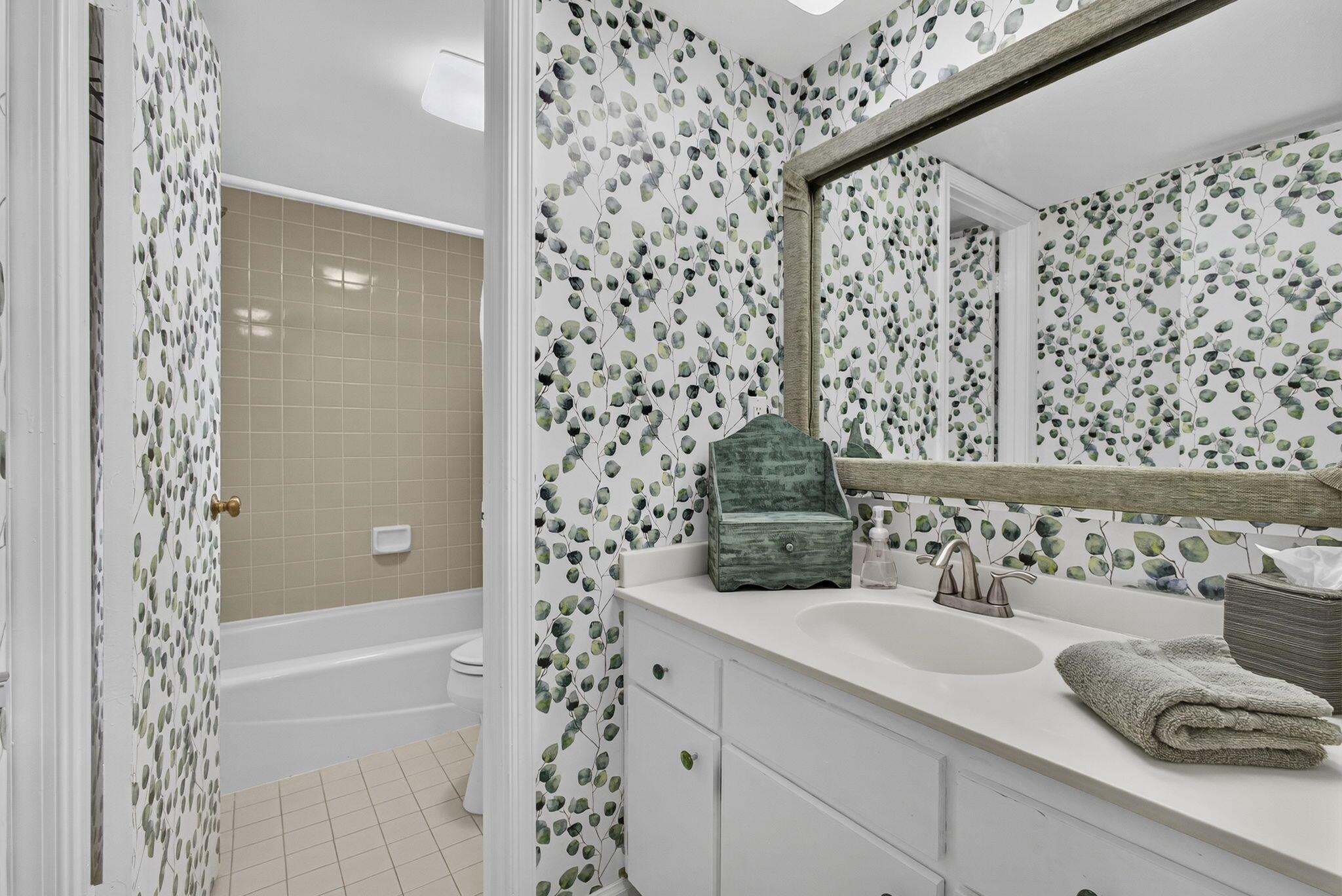 GOLF COTTAGES 2 CONDO - Residential