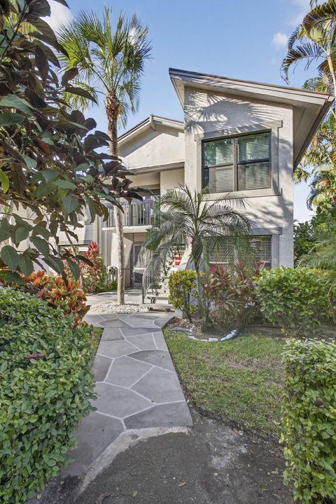 Pet Friendly Condos in Palm Beach County 62 11267 Pond View Drive B104 Wellington FL 33414