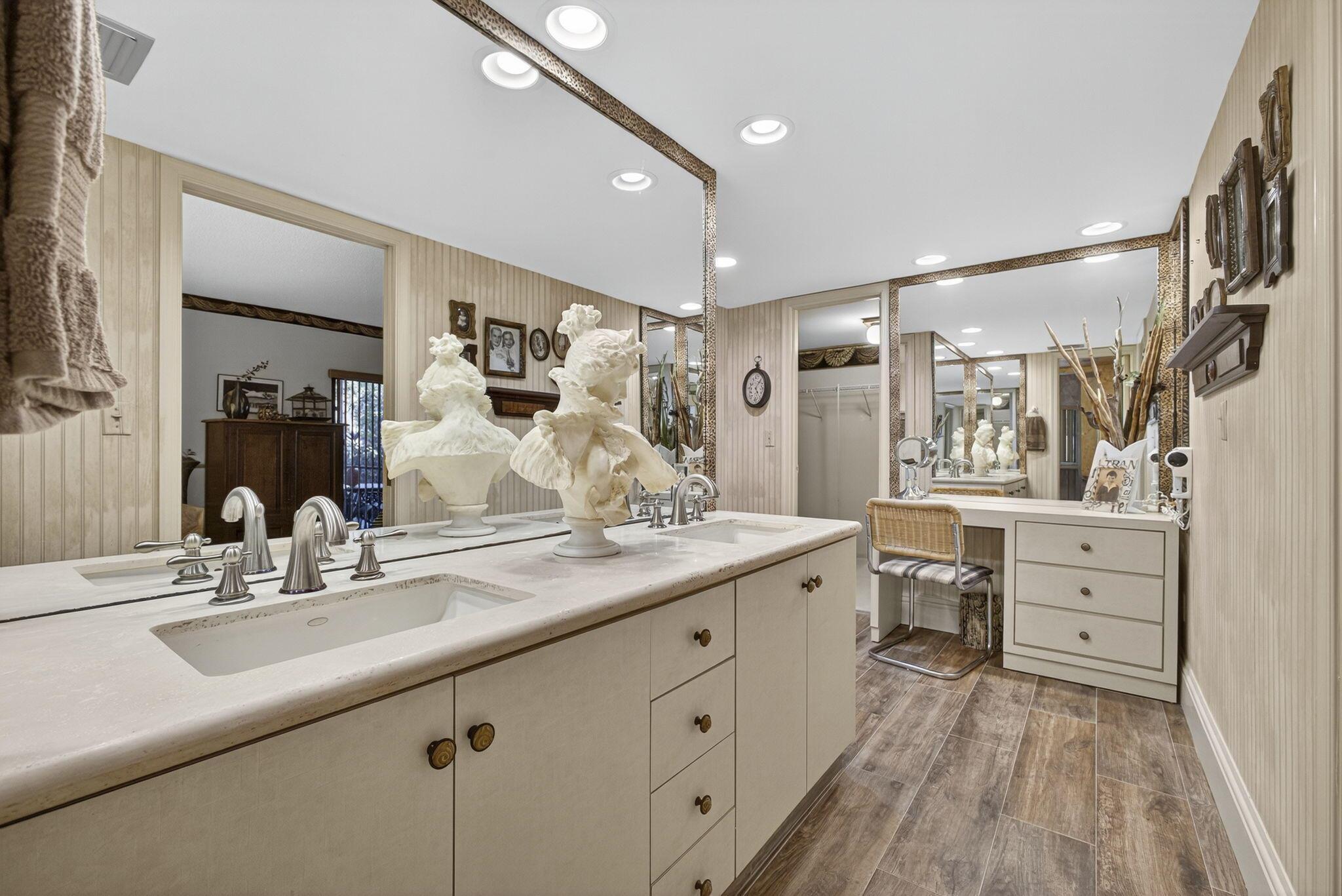 GOLF COTTAGES 2 CONDO - Residential