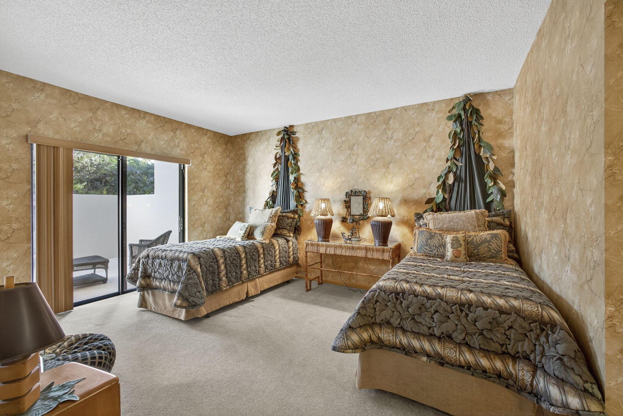 GOLF COTTAGES 2 CONDO - Residential