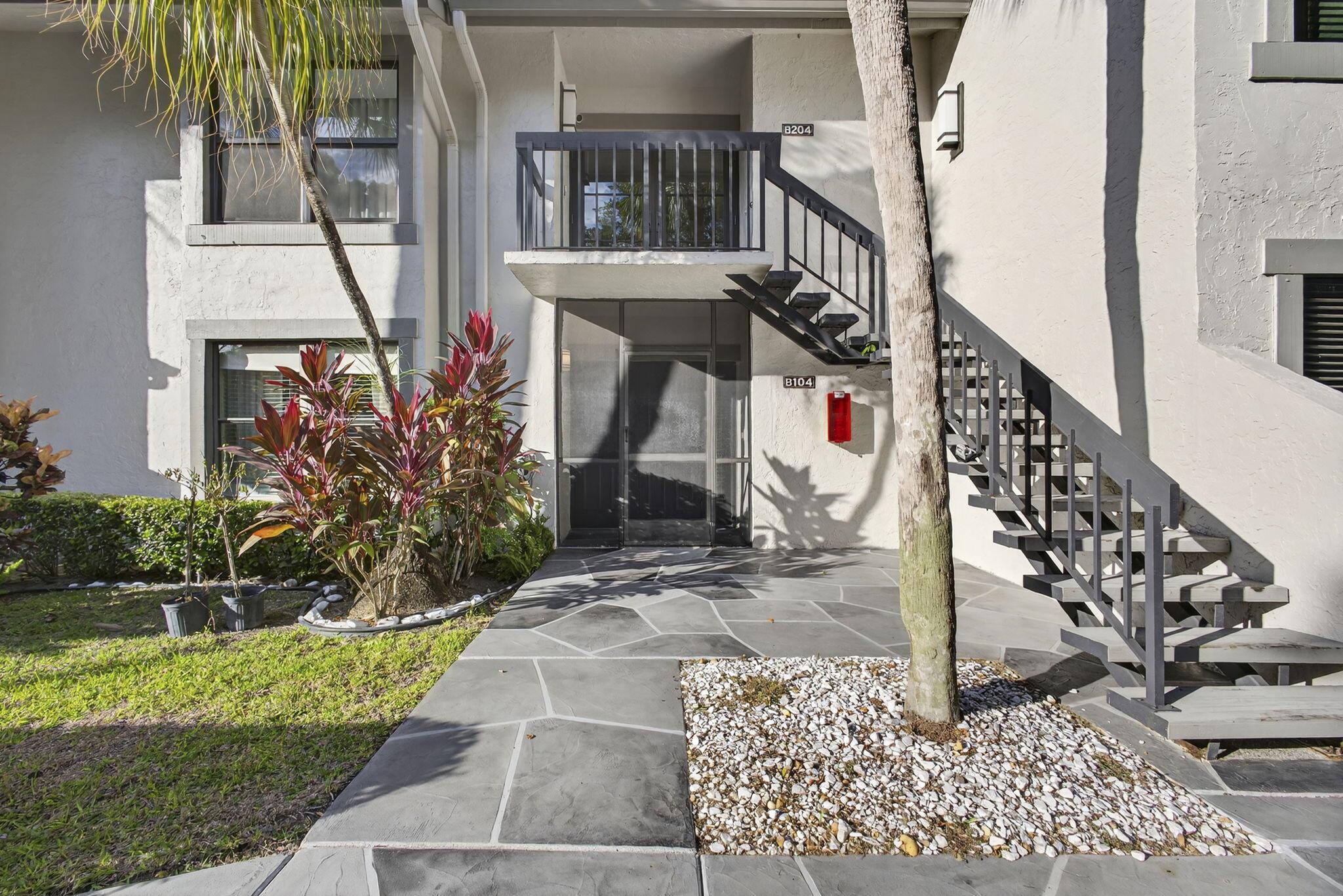 GOLF COTTAGES 2 CONDO - Residential