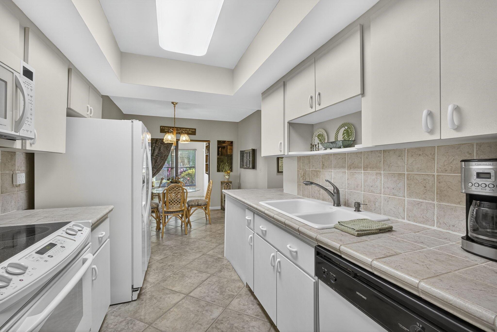 GOLF COTTAGES 2 CONDO - Residential