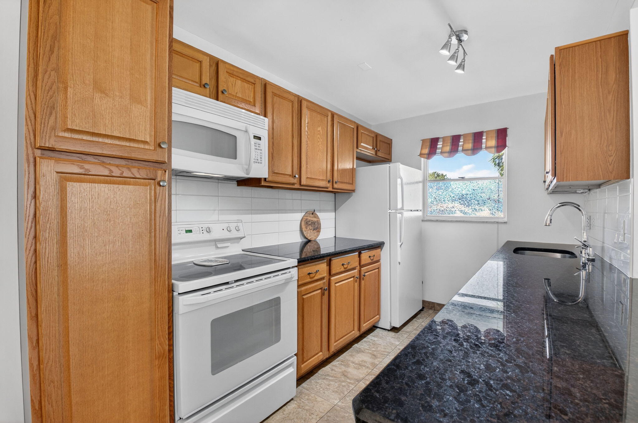 HIGH POINT OF DELRAY BEACH COND SEC III - Residential