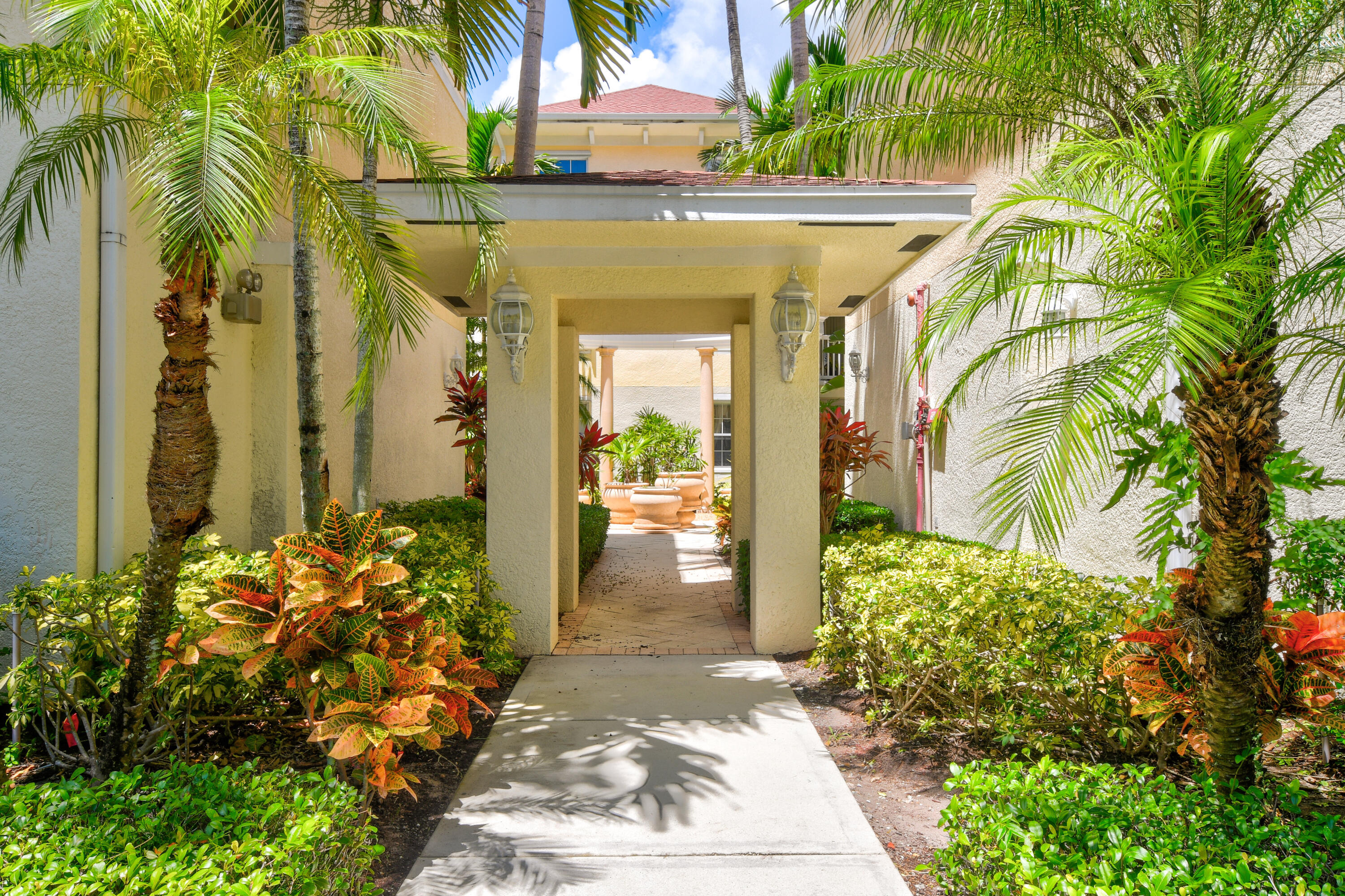 SOMERSET AT ABACOA CONDO - Residential Lease