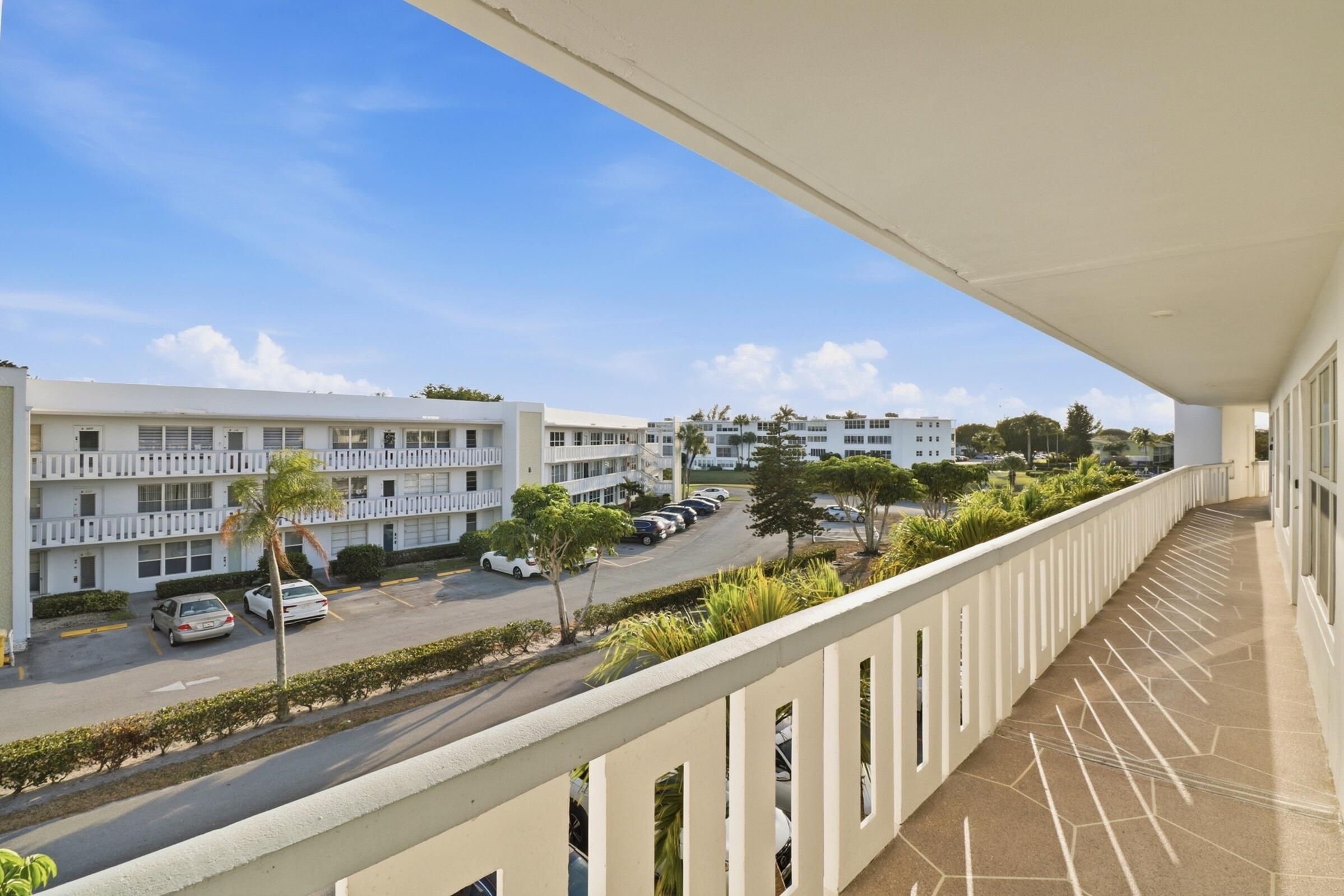 CENTURY VILLAGE - WELLINGTON CONDOS - Residential